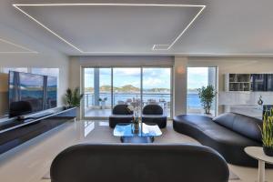 Photo de la galerie de l'établissement Serenity Penthouse - The Pinnacle of Luxury, à Maho Reef