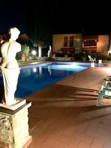 The swimming pool at or close to Casa Vacanze Neri
