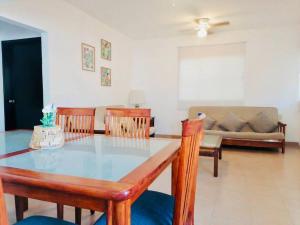 Area soggiorno di Hermosa casa Tuxpan con Aire Acondicionado 2BED 1BATH