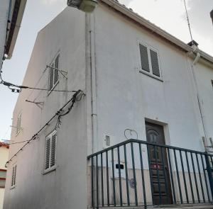 Το κτήριο όπου στεγάζεται  η παραθεριστική κατοικία