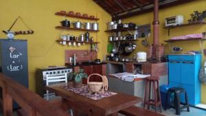 Dapur atau dapur kecil di Chácara Monte das Oliveiras