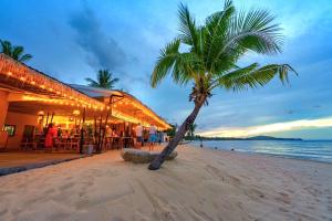 Gallery image of -20 percent OFF! Private BEACH FRONT house Sunset in Koh Samui