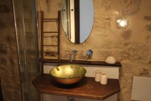 Vannas istaba naktsmītnē Rifugio Degli Svevi