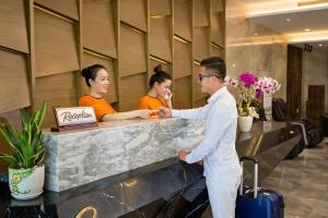 Gallery image of Bliss Luxury Hotel & Spa in Da Nang