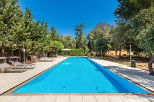 Bazén v ubytování B&B Luxury da Salvatore nebo v jeho okolí