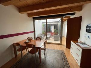 Dining area sa guest house