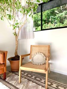 Area soggiorno di The Brook View Byron Bay