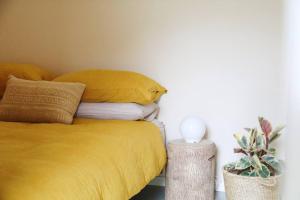 Letto o letti in una camera di The Brook View Byron Bay