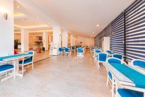 Posezení v ubytování Kayamaris Hotel
