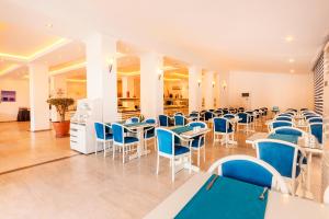 Posezení v ubytování Kayamaris Hotel