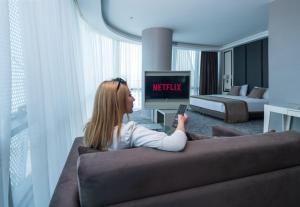 A television and/or entertainment centre at The Conforium Hotel Van