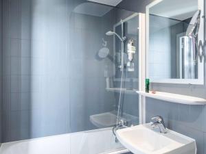 Koupelna v ubytování ibis Styles Asnieres Centre
