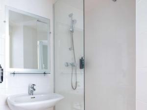 Koupelna v ubytování ibis Styles Asnieres Centre