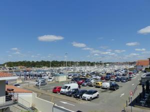 Gallery image of Appartement Pour 3 Personnes Sur Le Port -Residence Cap Sud in Capbreton