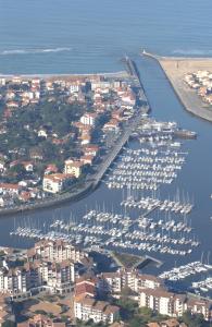 Gallery image of Appartement Pour 3 Personnes Sur Le Port -Residence Cap Sud in Capbreton