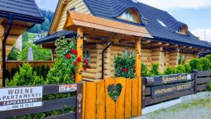 Budynek, w którym mieści się apartament