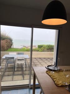 Balkón alebo terasa v ubytovaní Appartement - vue mer