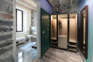 Koupelna v ubytování Suites&Atelier Lake Como + 37 fotografií