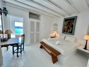 Gambar di galeri bagi Beachfront Mykonos Guest House di Ornos