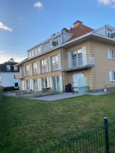 ニーウポールトにあるChristinaの芝生の家