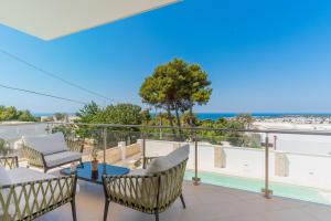 A balcony or terrace at Villa Finibus Terrae