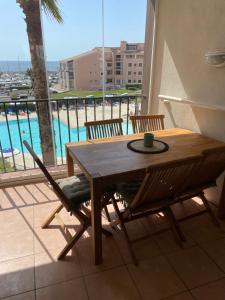 Gallery image of Beau T2 vue mer dans résidence standing avec piscine classé 3 étoiles in Six-Fours-les-Plages