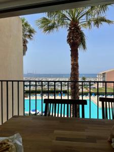Gallery image of Beau T2 vue mer dans résidence standing avec piscine classé 3 étoiles in Six-Fours-les-Plages