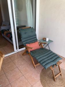 Gallery image of Beau T2 vue mer dans résidence standing avec piscine classé 3 étoiles in Six-Fours-les-Plages