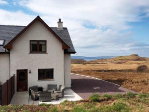 Gallery image of Falls Cottage in Uig