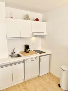 Zdjęcie z galerii obiektu Appartement élégant avec vue sur le port w mieście Saint-Martin-de-Ré