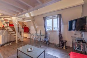 Zdjęcie z galerii obiektu Appartement place Morny - Deauville w mieście Deauville