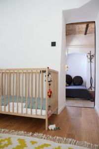 Fotografia z galérie ubytovania BEM6 ROM-ANTIK - design lakás terasszal a várnál v destinácii Veszprém