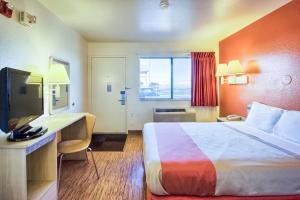 TV a/nebo společenská místnost v ubytování Motel 6-Pendleton, OR
