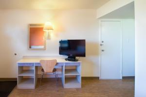 TV a/nebo společenská místnost v ubytování Motel 6-Pendleton, OR