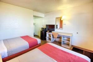 Postel nebo postele na pokoji v ubytování Motel 6-Pendleton, OR