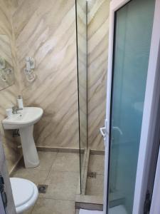 Ένα μπάνιο στο Vila OK +17 φωτογραφίες