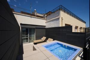 Bazén v ubytování Catalonia Passeig de Gràcia 4* Sup nebo v jeho okolí