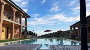 Kolam renang di atau dekat dengan Hotel Ristorante Le Querciolaie dei Ricci