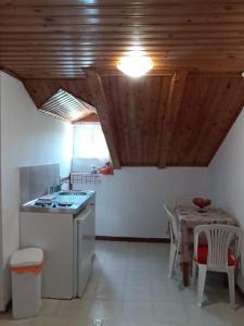 Kuchyň nebo kuchyňský kout v ubytování Oasis - Harbor House