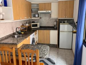 Η κουζίνα ή μικρή κουζίνα στο CORNELIA´S HOME 5A cozy apartament