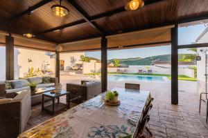 Bazén v ubytovaní La Era Gran casa de vacaciones para grupos adaptad alebo v jeho blízkosti
