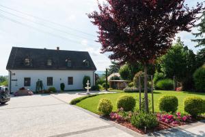 Vonkajšia záhrada v ubytovaní Katzer Villa