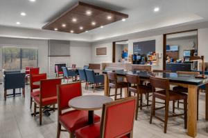 Gallery image of Holiday Inn Express & Suites Graham, an IHG Hotel in Graham