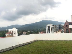 a view of a city from the roof of a building at S306- Apartaestudio Loft en el Norte de Armenia in Armenia
