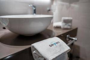 Koupelna v ubytování Hotel Seven