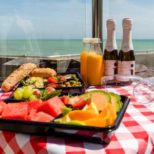 Photo de la galerie de l'établissement Beach Hut Suites, à Bognor Regis