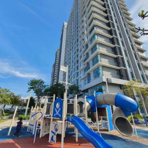 Ο χώρος παιχνιδιού για παιδιά στο Kuantan Imperium seaview cityview by Avenzee