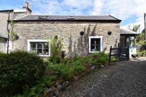 Gallery image of Yewtree Cottage - 'The Art House' and Garden in Hunters Quay