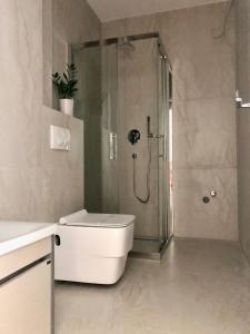 Uma casa de banho em AURA TOWER Apartments by Gaby