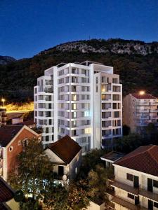 Uma vista geral da montanha ou uma vista da montanha a partir do apartamento